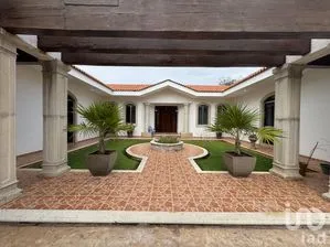 NEX-288616 - Casa en Venta, con 3 recamaras, con 4 baños, con 363 m2 de construcción en Chablekal, CP 97302, Yucatán.