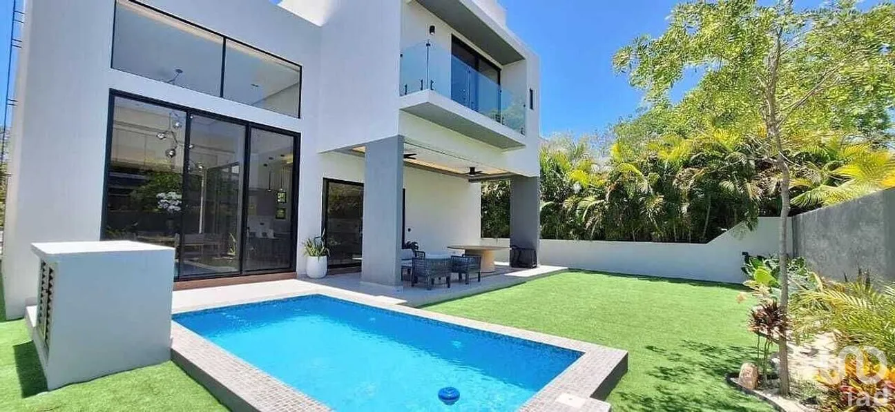 Casa en Venta en Yucatán Country Club, Mérida, Yucatán | NEX-288694 | iad México | Foto 1 de 27