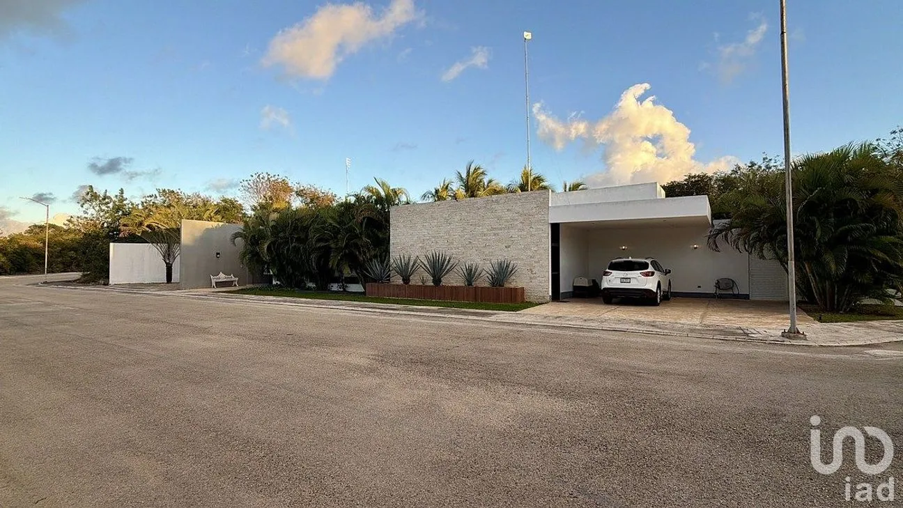Casa en Venta en La Rejoyada, Mérida, Yucatán | NEX-292413 | iad México | Foto 1 de 28