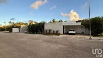 NEX-292413 - Casa en Venta, con 3 recamaras, con 3 baños, con 294.99 m2 de construcción en La Rejoyada, CP 97307, Yucatán.