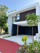 NEX-294019 - Casa en Renta, con 3 recamaras, con 3 baños, con 180.54 m2 de construcción en Tamanché, CP 97304, Yucatán.