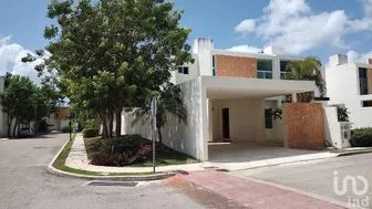 NEX-294677 - Casa en Venta, con 3 recamaras, con 3 baños, con 172.61 m2 de construcción en Gran San Pedro Cholul, CP 97305, Yucatán.