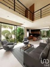NEX-95694 - Casa en Venta, con 3 recamaras, con 3 baños, con 235 m2 de construcción.
