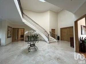 NEX-290361 - Casa en Venta, con 4 recamaras, con 4 baños, con 729 m2 de construcción en Bosques de las Lomas, CP 05120, Ciudad de México.