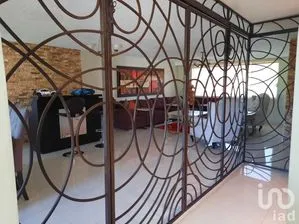 NEX-96633 - Casa en Venta, con 3 recamaras, con 3 baños, con 430 m2 de construcción.