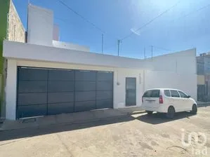 NEX-271210 - Casa en Venta, con 2 recamaras, con 3 baños en Pedregal, CP 45402, Jalisco.