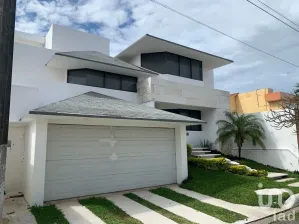 NEX-97629 - Casa en Venta, con 3 recamaras, con 4 baños, con 550 m2 de construcción en Costa de Oro, CP 94299, Veracruz de Ignacio de la Llave.