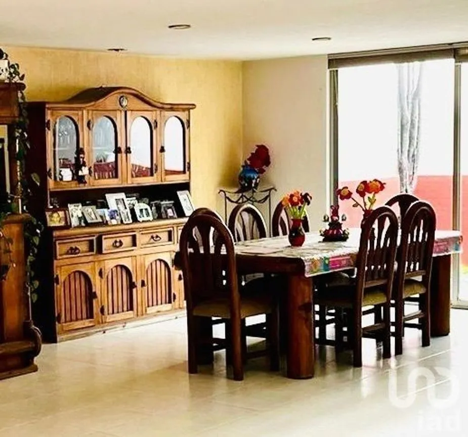 Casa en Venta en Jardines Bellavista, Tlalnepantla de Baz, Estado De México | NEX-232244 | iad México | Foto 2 de 12