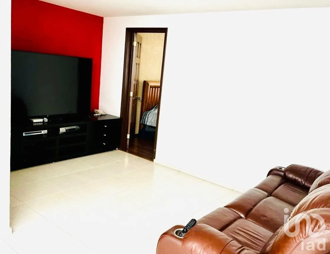 Casa en Venta en Jardines Bellavista, Tlalnepantla de Baz, Estado De México | NEX-232244 | iad México | Foto 5 de 12