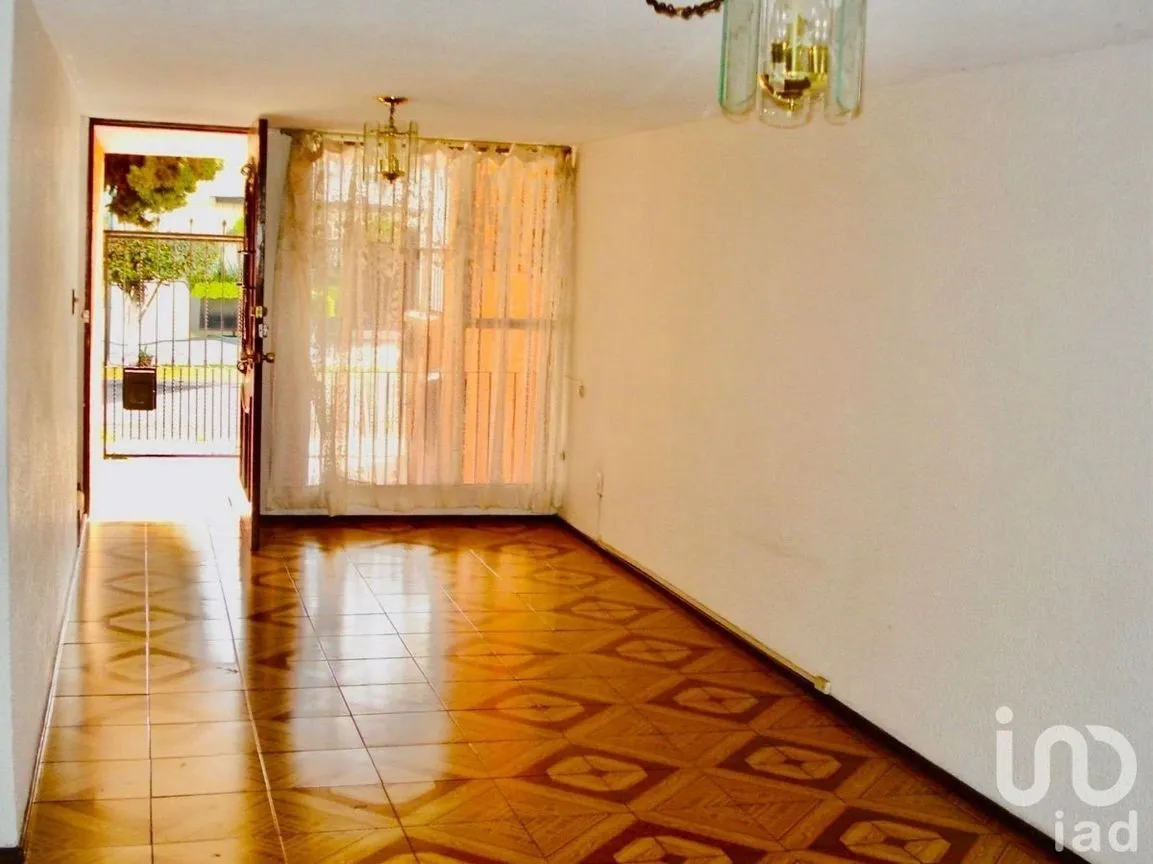 Casa en Renta en Lomas de Atizapán, Atizapán de Zaragoza, Estado De México | NEX-232245 | iad México | Foto 3 de 13
