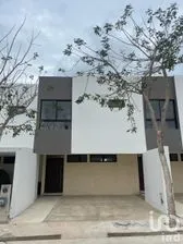 NEX-200713 - Casa en Renta, con 2 recamaras, con 3 baños en Villas Cholul, CP 97305, Yucatán.