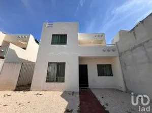 NEX-296849 - Casa en Renta, con 3 recamaras, con 3 baños.