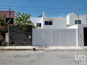 NEX-225159 - Casa en Venta, con 3 recamaras, con 2 baños, con 208 m2 de construcción.