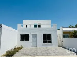 NEX-225169 - Casa en Venta, con 4 recamaras, con 2 baños.