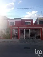 NEX-225770 - Casa en Venta, con 4 recamaras, con 3 baños, con 274.06 m2 de construcción.