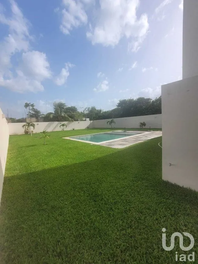 Casa en Venta en La Rejoyada, Mérida, Yucatán | NEX-227214 | iad México | Foto 2 de 36