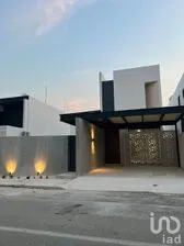 NEX-273851 - Casa en Venta, con 3 recamaras, con 3 baños, con 211 m2 de construcción.