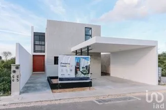 NEX-273854 - Casa en Venta, con 3 recamaras, con 3 baños, con 194.5 m2 de construcción.