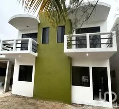 NEX-273868 - Casa en Venta, con 4 recamaras, con 5 baños, con 286 m2 de construcción en Chicxulub Puerto, CP 97330, Yucatán.
