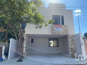 NEX-273929 - Casa en Venta, con 3 recamaras, con 2 baños, con 260 m2 de construcción.