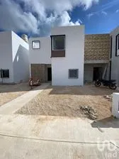 NEX-273932 - Casa en Venta, con 2 recamaras, con 1 baño, con 84 m2 de construcción en Kanasín Centro, CP 97370, Yucatán.