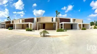 NEX-273957 - Casa en Venta, con 4 recamaras, con 3 baños, con 370 m2 de construcción en Xcanatún, CP 97302, Yucatán.
