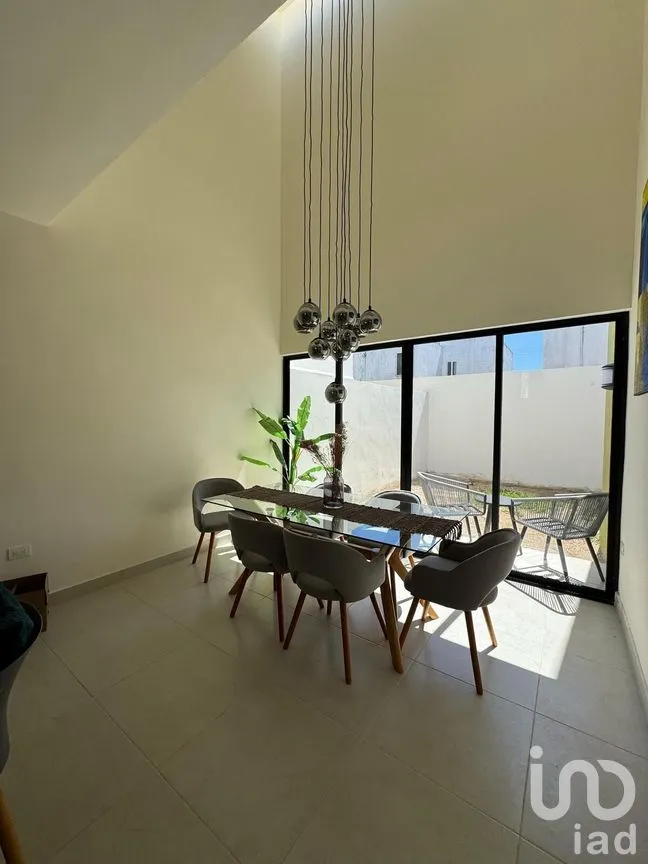Casa en Venta en Leandro Valle, Mérida, Yucatán | NEX-273997 | iad México | Foto 3 de 26