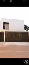 NEX-274008 - Casa en Venta, con 3 recamaras, con 2 baños, con 240 m2 de construcción en Benito Juárez Nte, CP 97119, Yucatán.