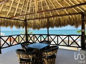 NEX-274009 - Casa en Venta, con 3 recamaras, con 4 baños, con 193.18 m2 de construcción en Chelem, CP 97336, Yucatán.