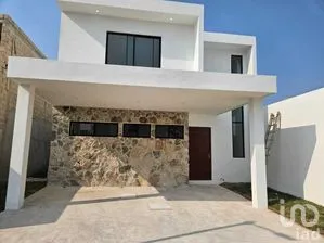 NEX-274050 - Casa en Venta, con 3 recamaras, con 4 baños, con 244.65 m2 de construcción.