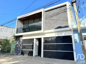 NEX-274110 - Casa en Venta, con 3 recamaras, con 3 baños, con 289.76 m2 de construcción en Santa Isabel, CP 97373, Yucatán.