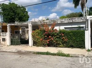 NEX-275555 - Casa en Venta, con 3 recamaras, con 2 baños, con 201.64 m2 de construcción en Itzimna, CP 97100, Yucatán.