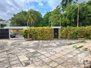 NEX-276882 - Casa en Venta, con 3 recamaras, con 5 baños, con 750 m2 de construcción en Buenavista, CP 97127, Yucatán.