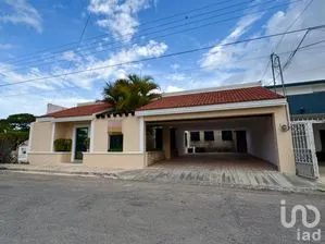 NEX-280461 - Casa en Venta, con 7 recamaras, con 6 baños, con 563.02 m2 de construcción en Campestre, CP 97120, Yucatán.