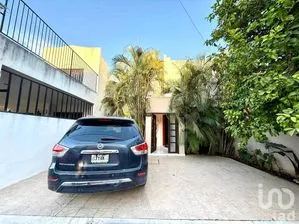 NEX-280613 - Casa en Venta, con 3 recamaras, con 1 baño, con 176 m2 de construcción en Chuburna de Hidalgo, CP 97208, Yucatán.