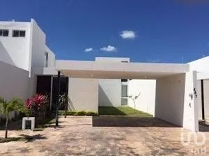 NEX-288162 - Casa en Venta, con 2 recamaras, con 2 baños, con 161 m2 de construcción en Industrias No Contaminantes, CP 97203, Yucatán.