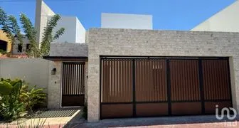 NEX-291339 - Casa en Venta, con 4 recamaras, con 5 baños, con 298 m2 de construcción en México Norte, CP 97128, Yucatán.