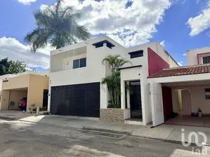 NEX-292965 - Casa en Venta, con 3 recamaras, con 4 baños, con 246.12 m2 de construcción en Xcumpich, CP 97204, Yucatán.