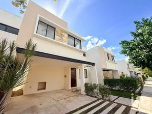 NEX-293102 - Casa en Venta, con 3 recamaras, con 2 baños, con 152 m2 de construcción en Conkal, CP 97345, Yucatán.