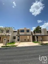 NEX-293723 - Casa en Venta, con 3 recamaras, con 2 baños, con 152 m2 de construcción en Conkal, CP 97345, Yucatán.