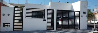NEX-294692 - Casa en Renta, con 2 recamaras, con 1 baño en Residencial Pensiones IV, CP 97217, Yucatán.