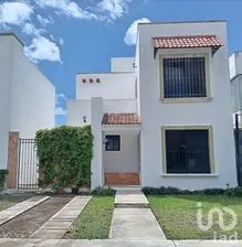 NEX-297702 - Casa en Venta, con 2 recamaras, con 1 baño, con 107.79 m2 de construcción.