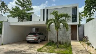 NEX-300558 - Casa en Venta, con 3 recamaras, con 4 baños, con 303 m2 de construcción.