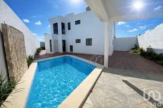 NEX-300567 - Casa en Venta, con 3 recamaras, con 3 baños, con 202 m2 de construcción.