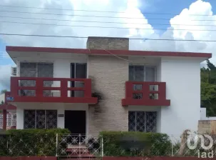 NEX-92579 - Casa en Venta, con 4 recamaras, con 3 baños, con 450 m2 de construcción en Campestre, CP 97120, Yucatán.