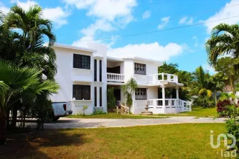 NEX-93389 - Casa en Renta, con 5 recamaras, con 5 baños, con 800 m2 de construcción en Progreso de Castro Centro, CP 97320, Yucatán.
