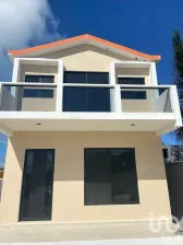 NEX-95697 - Casa en Venta, con 3 recamaras, con 4 baños.