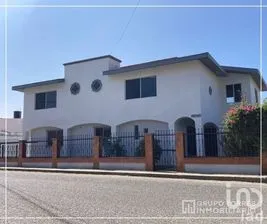 NEX-232850 - Casa en Venta, con 5 recamaras, con 3 baños, con 250 m2 de construcción en Valle Dorado, CP 22890, Baja California.