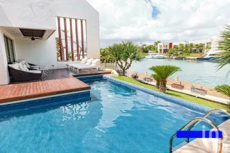 NEX-109072 - Casa en Venta, con 4 recamaras, con 4 baños, con 564 m2 de construcción en Cancún Centro, CP 77500, Quintana Roo.