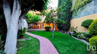NEX-277368 - Casa en Venta, con 4 recamaras, con 3 baños, con 392 m2 de construcción en Tequisquiapan, CP 78250, San Luis Potosí.